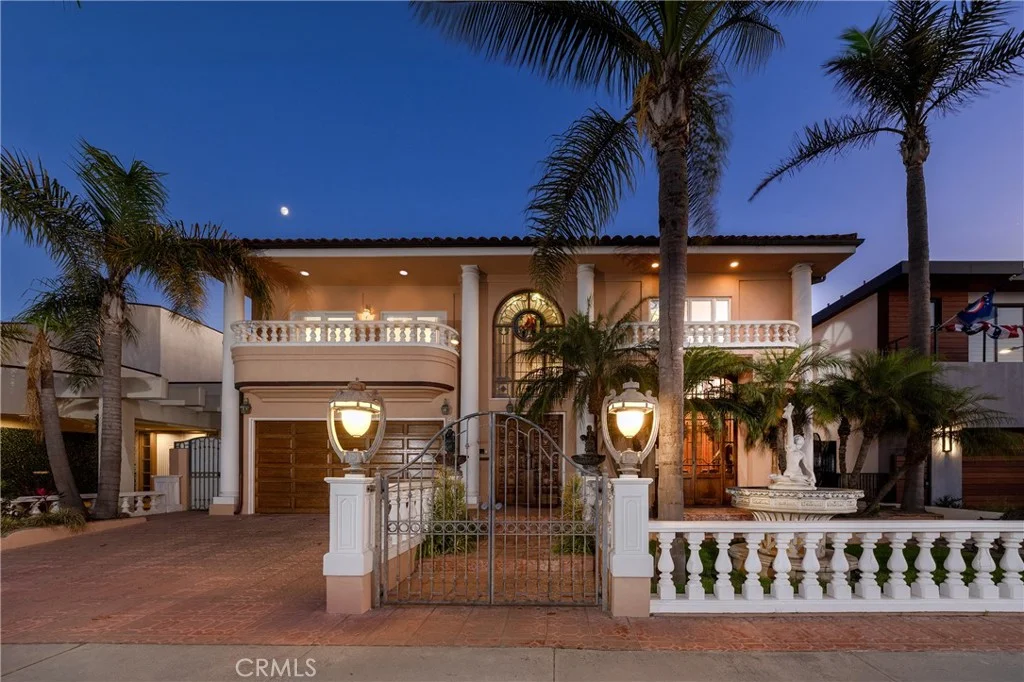 404 Ocean Ave, Seal Beach, CA 90740