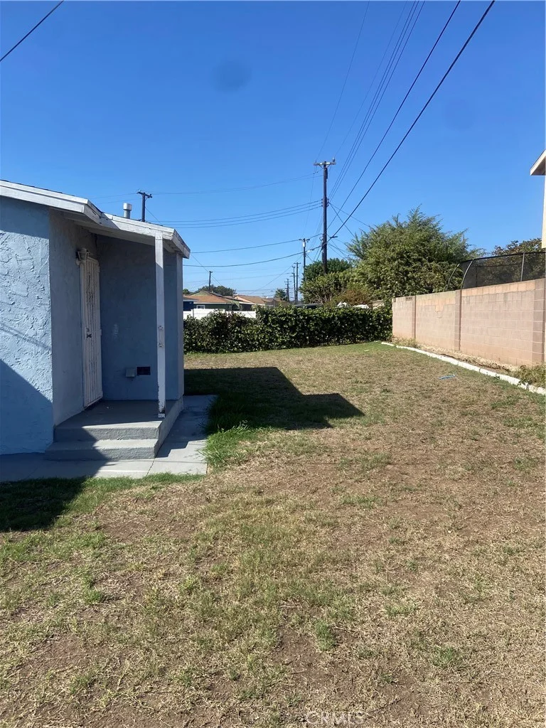 335 E 158th St, Gardena, CA 90248 photo 4