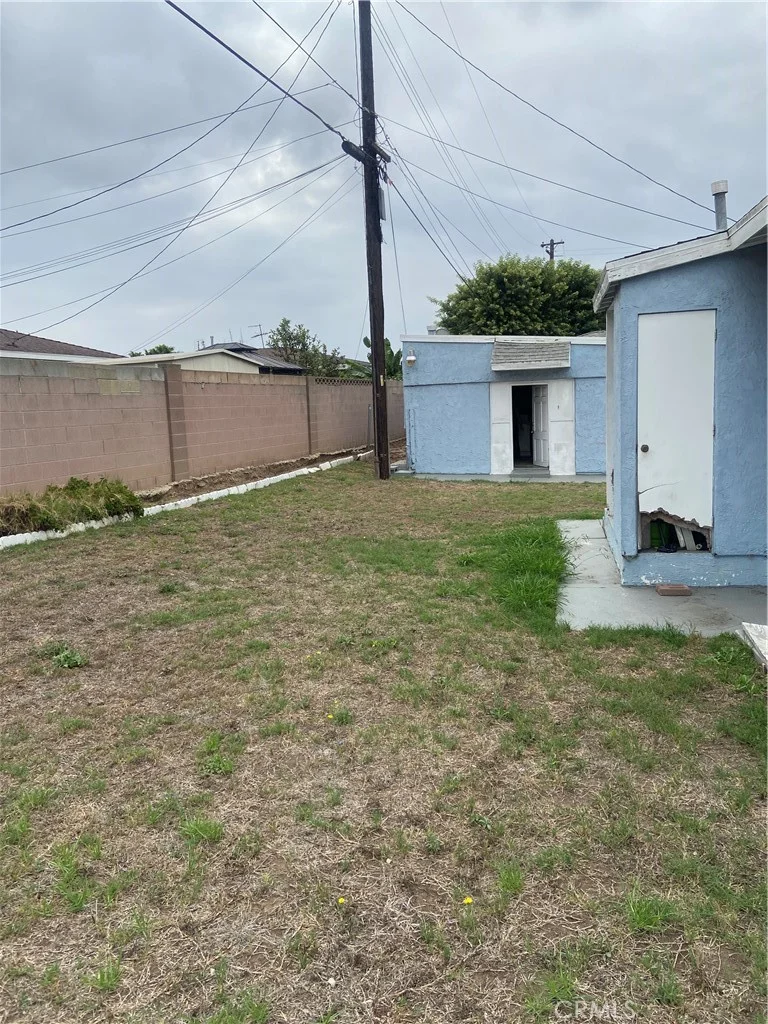 335 E 158th St, Gardena, CA 90248