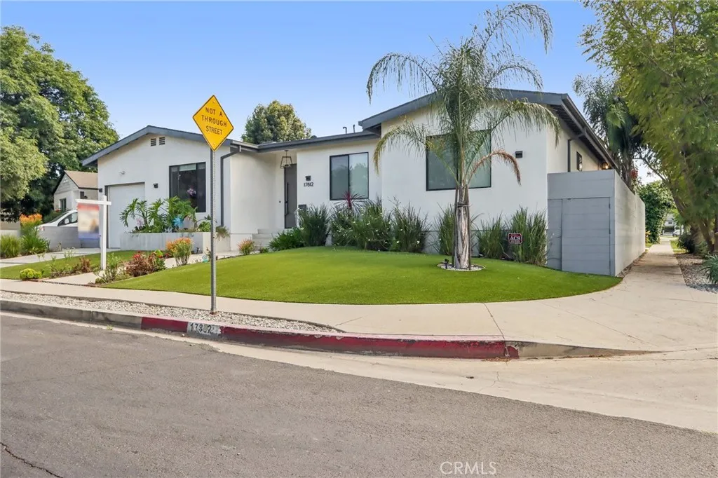 Additional image 2 of 17812 Bromley Court, Encino, CA 91316