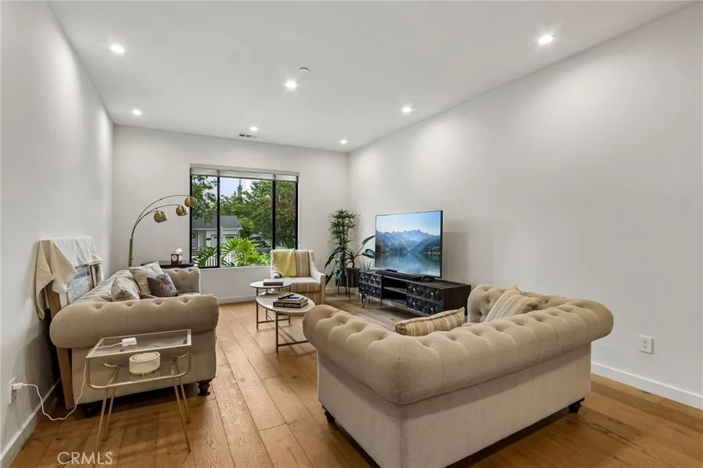 Additional image 8 of 17812 Bromley Court, Encino, CA 91316