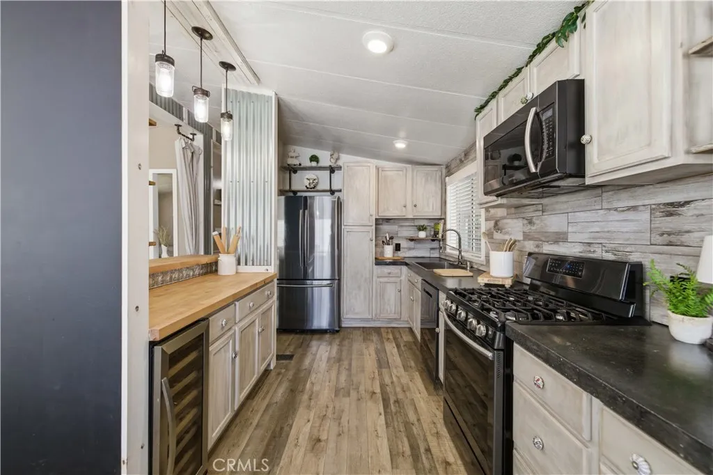 Additional image 24 of 45465 25th Street E Unit 11, Lancaster, CA 93535