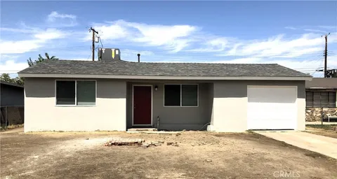1016 Meredith Drive, Bakersfield, CA MLS: SR25101540