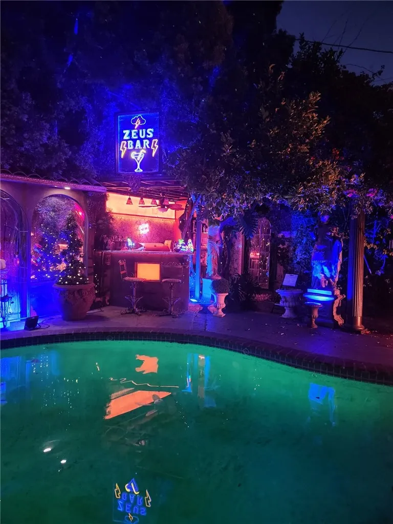 Additional image 128 of 17419 Cohasset St, Lake Balboa, CA 91406