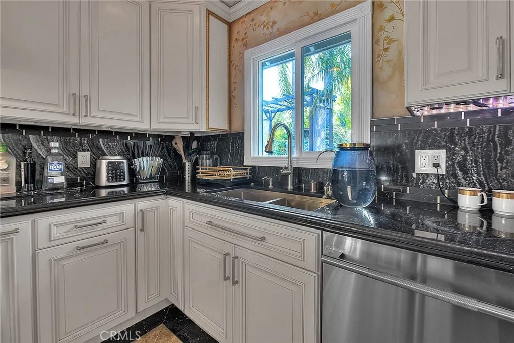Additional image 84 of 17419 Cohasset St, Lake Balboa, CA 91406