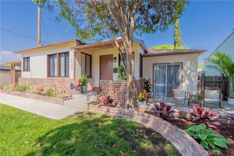 1532 N Lima Street, Burbank, CA MLS: SR25114988