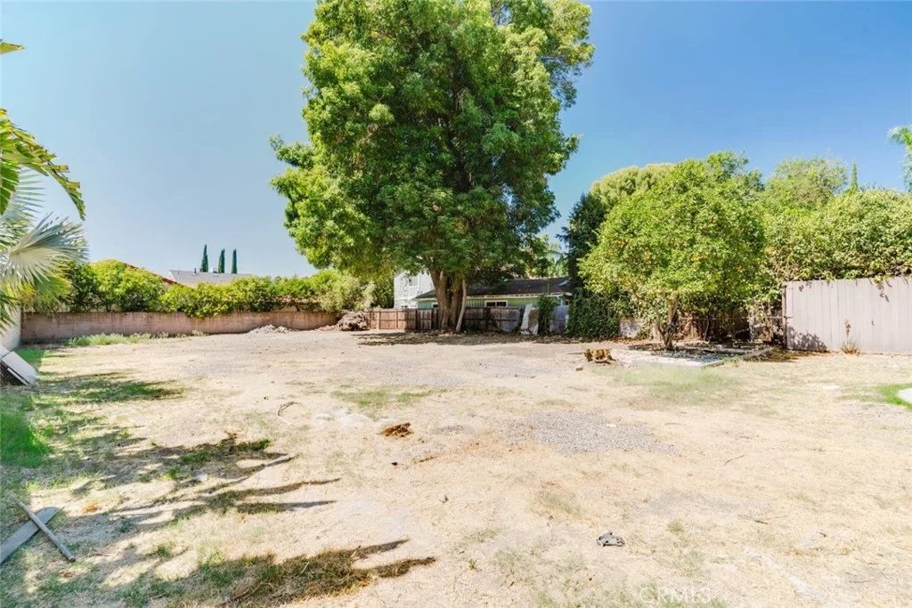 8547 Louise Avenue, Sherwood Forest, CA 91325