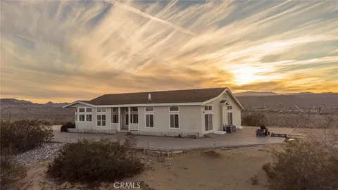 57120 Luna Vista Lane, Landers, CA MLS: IV25050199