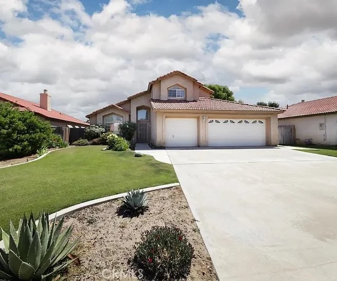 10205 Single Oak Drive, Bakersfield, CA 93311