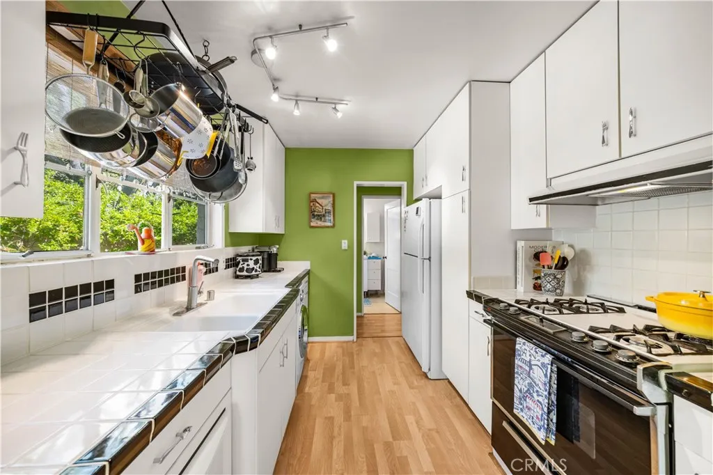 Additional image 9 of 5528 Village Green, Los Angeles, CA 90016