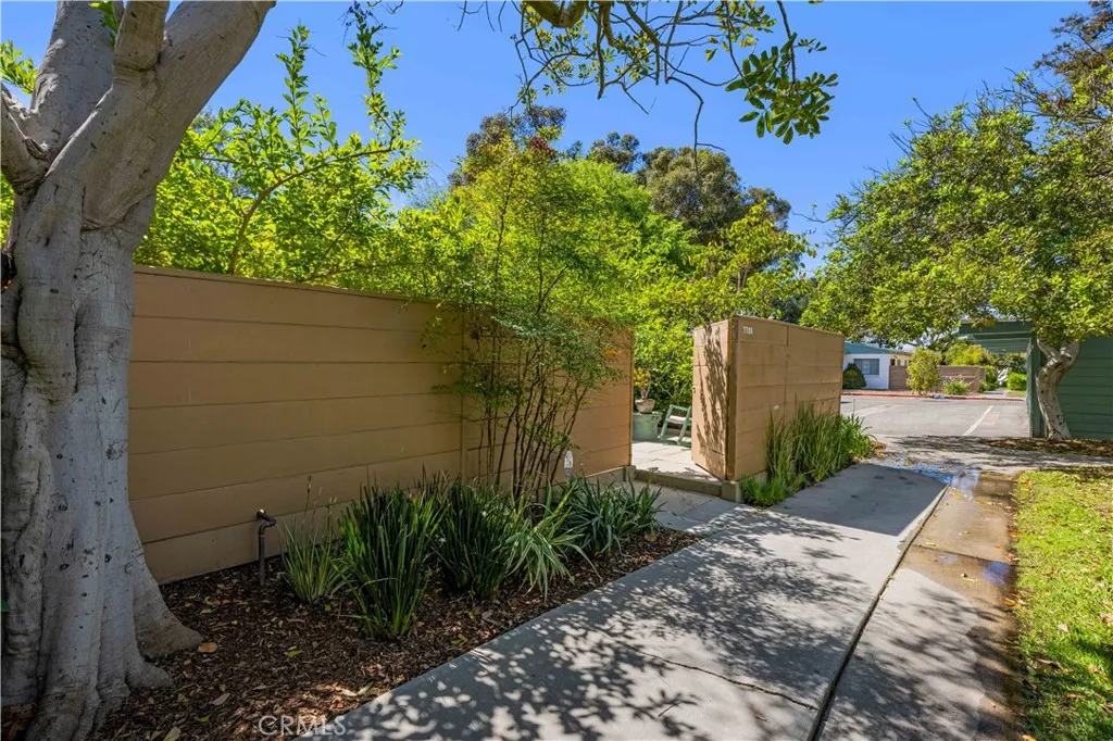 Additional image 59 of 5528 Village Green, Los Angeles, CA 90016