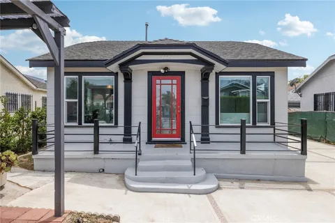 4562 W 17th Street, Los Angeles, CA MLS: BB25102715