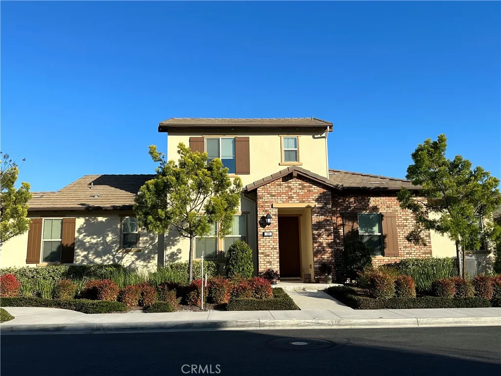 210 Carlow, Irvine, CA 92618