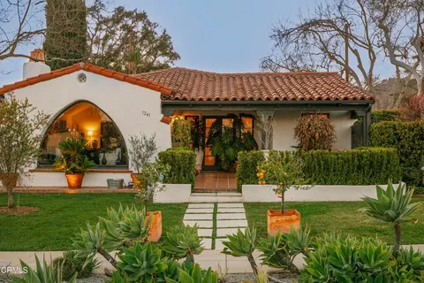 1241 Solita Road, Pasadena, CA 91103 - MLS#: P1-21991