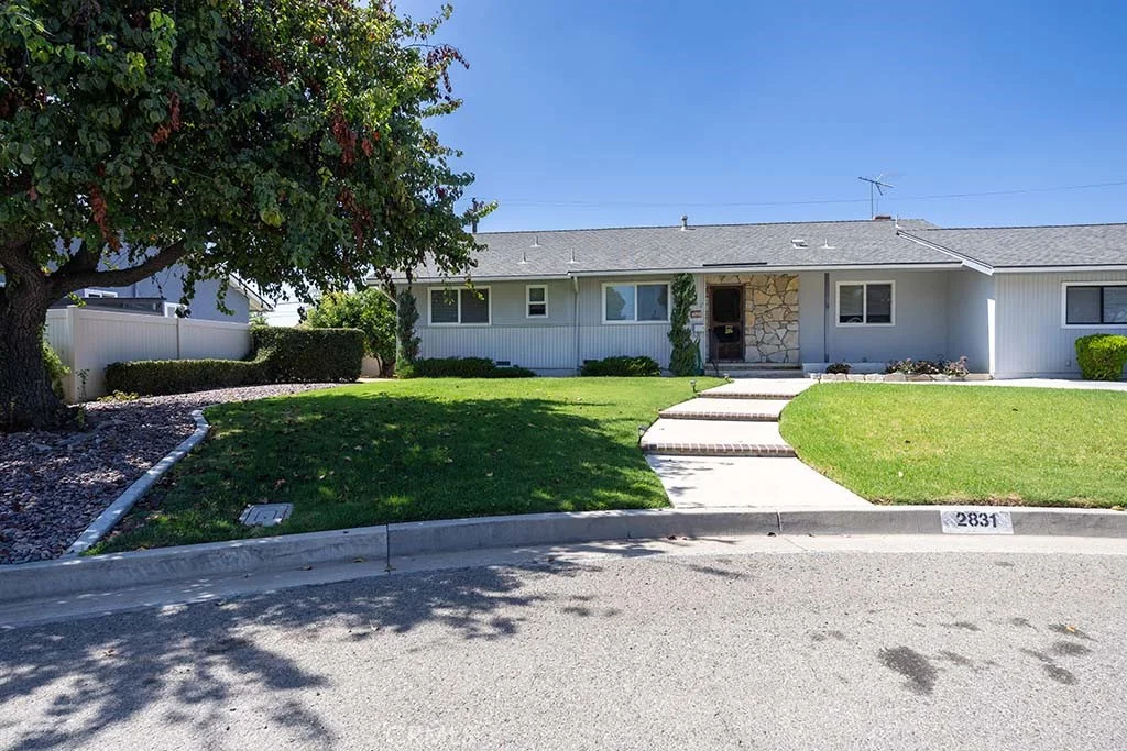 2831 Spruce Pl, Fullerton, CA 92835 photo 3