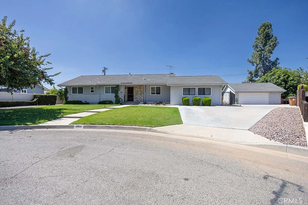 2831 Spruce Pl, Fullerton, CA 92835 photo 2