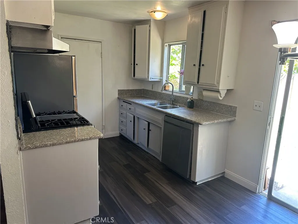 15472 La Salle Lane, Huntington Beach, CA 92647