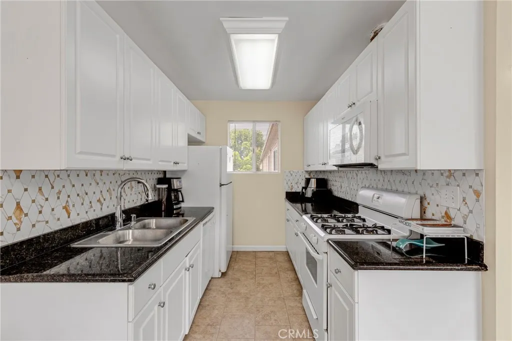 Additional image 7 of 20214 Cohasset Street Unit 16, Winnetka, CA 91306