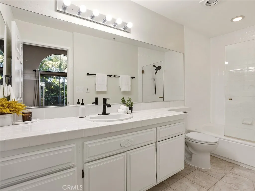 Additional image 31 of 11044 Acama Street Unit 302, Studio City, CA 91602