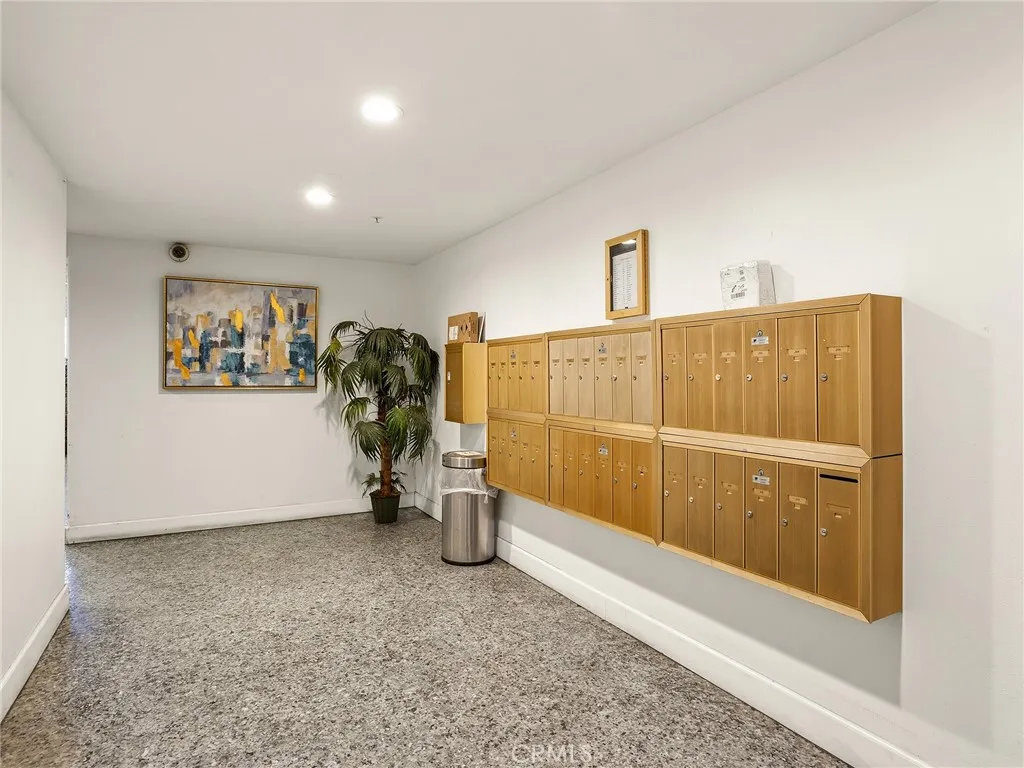 Additional image 57 of 11044 Acama Street Unit 302, Studio City, CA 91602