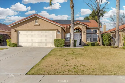 8700 Rollingbay Drive, Bakersfield, CA MLS: NS25043409