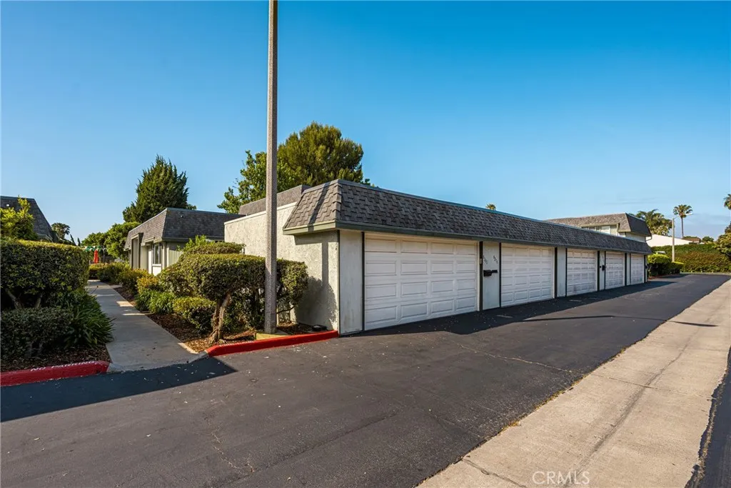 8282 Artista Drive, Huntington Beach, CA 92646