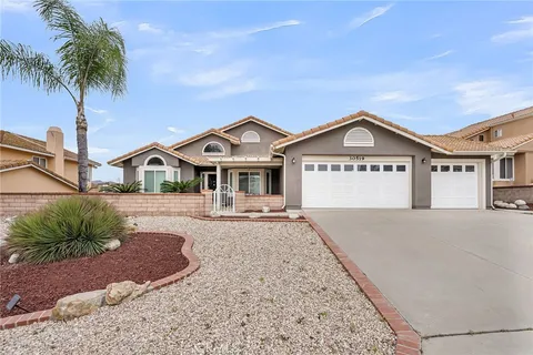 30519 Colina Verde Street, Temecula, CA MLS: IV25081632