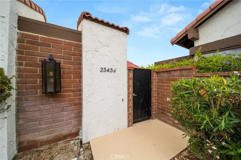 2343 Miramonte Circle W Unit D, Palm Springs, CA MLS: DW25096192