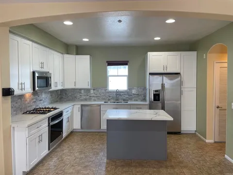 2152 Cherry Blossom Ct Unit 206, Chula Vista, CA MLS: PTP2406832