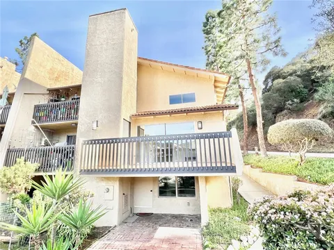 64 Avalon Terrace Road, Avalon, CA MLS: SB25026664
