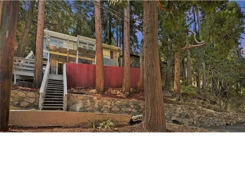 726 Golden Drive, Lake Arrowhead, CA 92352 - MLS#: CV23183730