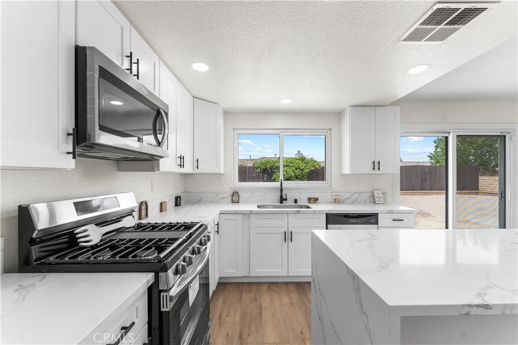 Additional image 12 of 37863 17th Street E, Palmdale, CA 93550
