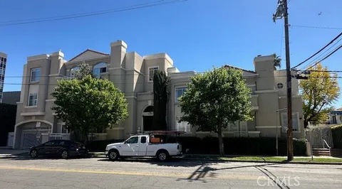 4630 Woodley Avenue Unit 205, Encino, CA MLS: SR25074673
