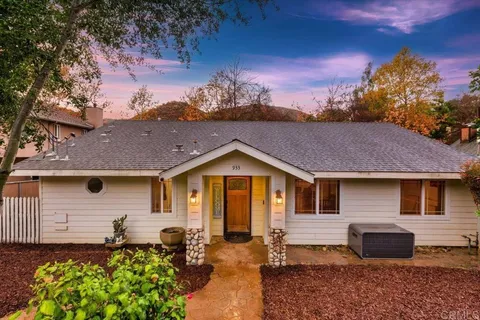 933 Silverbrook Drive, El Cajon, CA MLS: NDP2500912