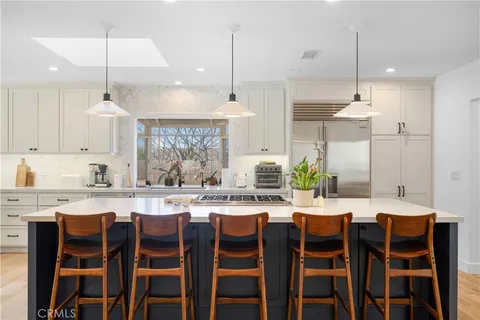 4629 Monarca Drive, Tarzana, CA MLS: GD25052367