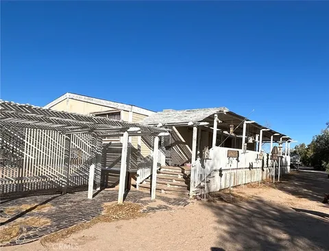 40694 Mountain View Road, Newberry Springs, CA MLS: SW25050458