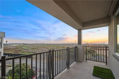 1068 Hampton Drive, Costa Mesa, CA MLS: OC25051653
