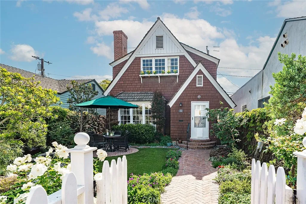 62 61st Pl, Long Beach, CA 90803