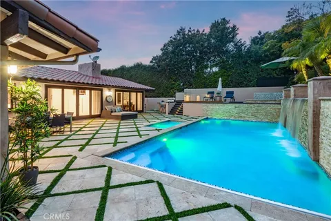 1229 Via Coronel, Palos Verdes Estates, CA MLS: PV25081395