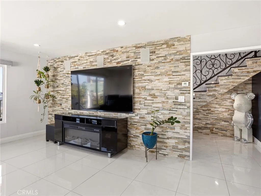 Additional image 23 of 1426 E Tujunga Avenue, Burbank, CA 91501