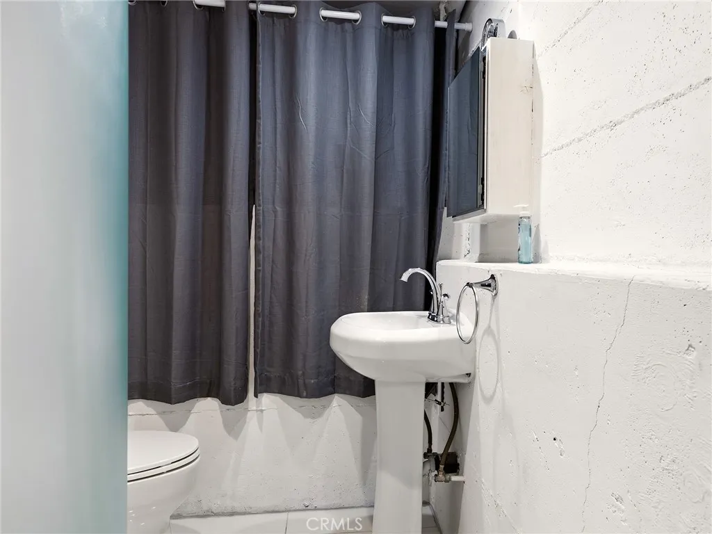 Additional image 42 of 1426 E Tujunga Avenue, Burbank, CA 91501