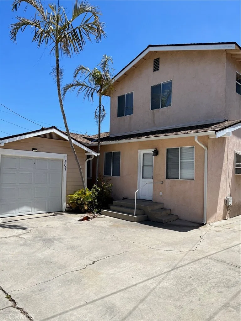 307 Roycroft Avenue, Long Beach, CA 90814