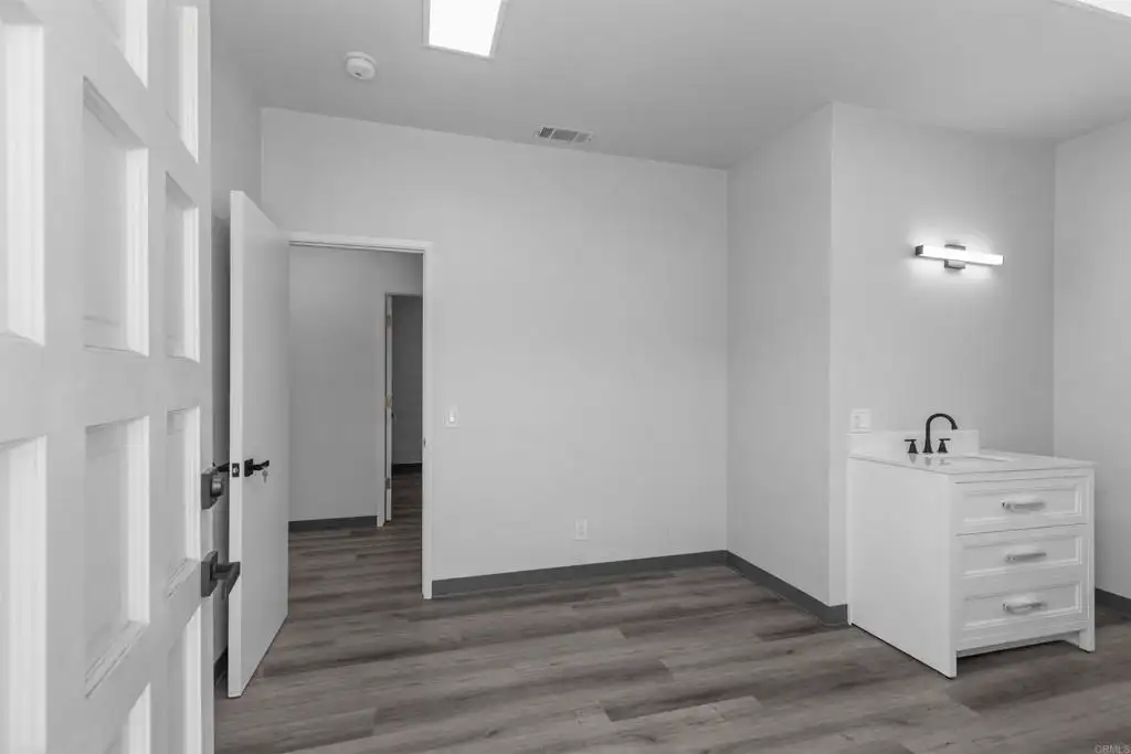1027 E Grand Avenue, Escondido, CA 92025