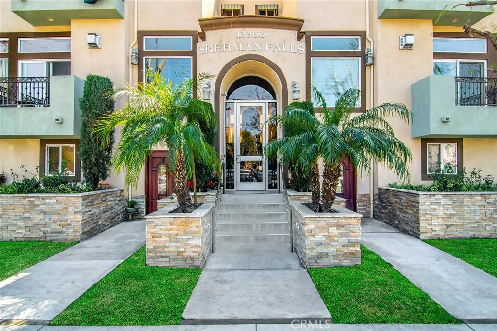 13360 Burbank Boulevard Unit 16, Sherman Oaks, CA 91401