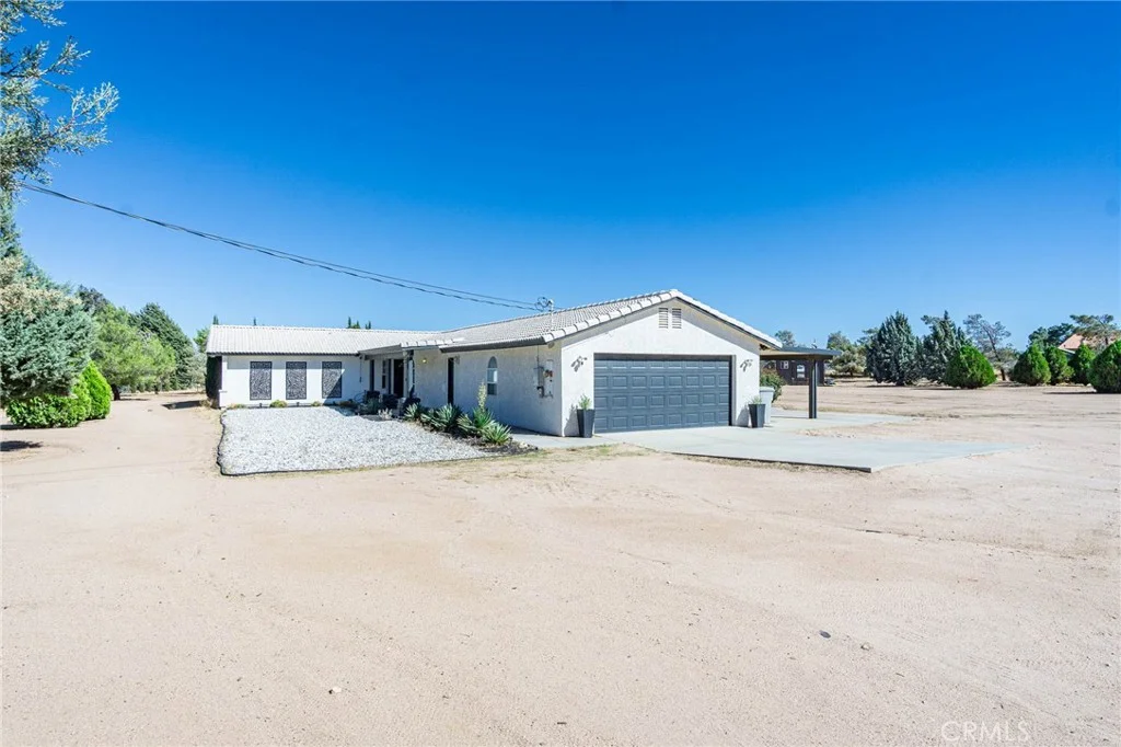 12631 Mesquite Street, Oak Hills, CA 92344