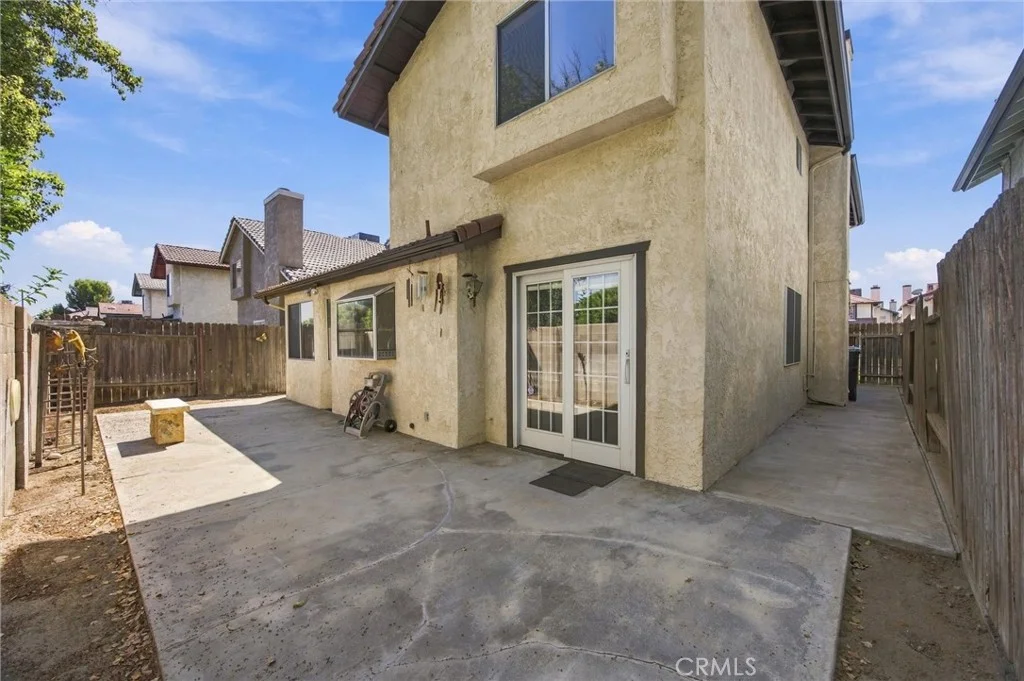 8216 Willowglen Dr, Bakersfield, CA 93311