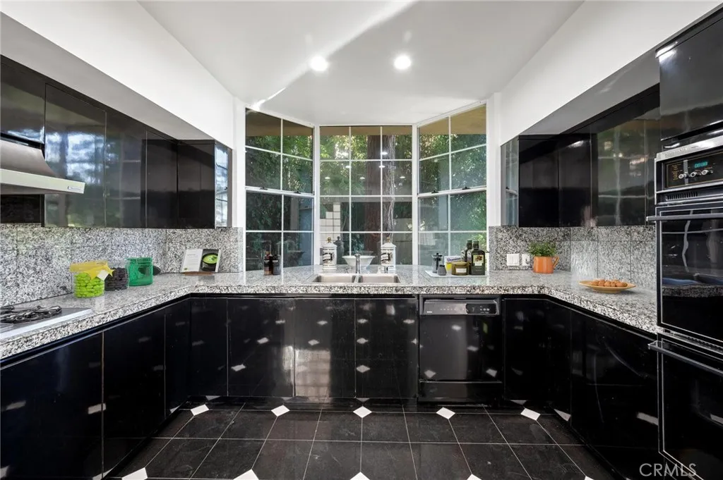 Additional image 7 of 8246 Woodshill Trail, Los Angeles, CA 90069