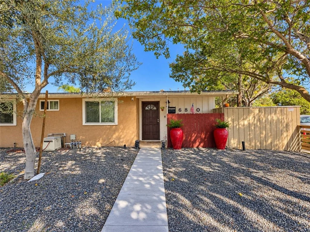 6830 Sylvia Avenue, Reseda, CA 91335 photo 2