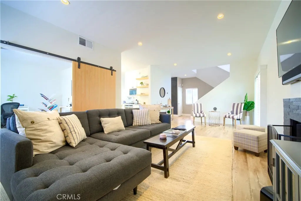 Additional image 8 of 1919 Carnegie Ln Unit C, Redondo Beach, CA 90278