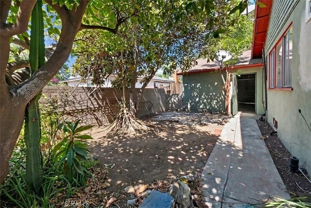 190 E Arrow Hwy, Claremont, CA 91711